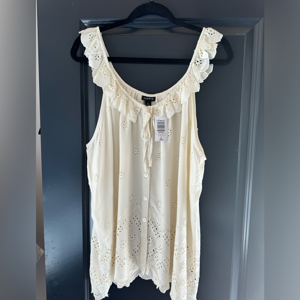 Torrid 2 cream tank top